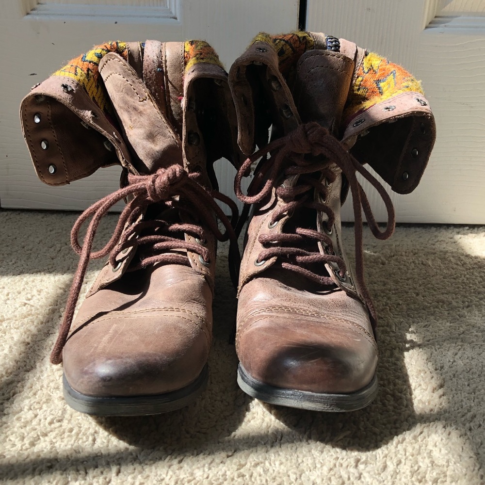 STEVE MADDEN combat boots w Aztec print size 7